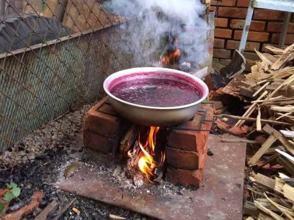 Through their tales, they resist 2- Being a mother under war&nbsp;conditions